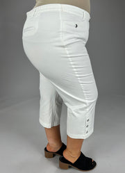 SALE!! BT-99 M-109   {Karen Scott} White Capri Pants Retail $46.50 PLUS SIZE 16W