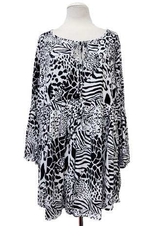 25 PQ {Dress To Impress} White Black Animal Print Top EXTENDED PLUS SIZE 3X 4X 5X