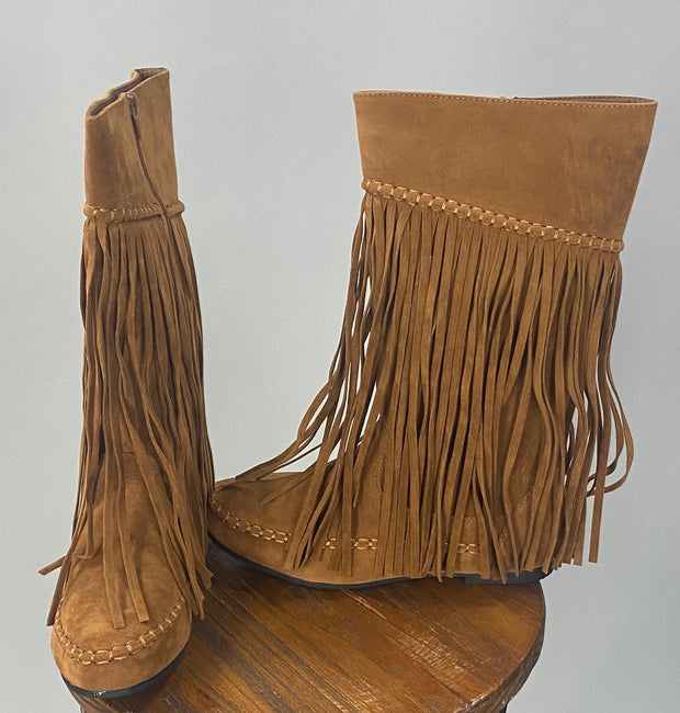 SHOES {Refresh} Tan Moccasin Style Fringe Boots