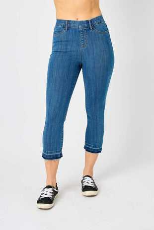 LEG-85 {Judy Blue} Med Blue Pull On Capri Jeans PLUS SIZE 14 16 20