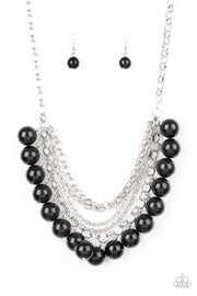 PAPARAZZI (87) {One-Way Wall Street} Necklace & Earrings