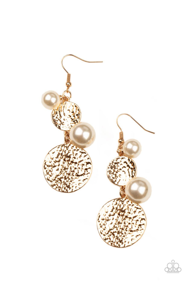 PAPARAZZI (305) {Pearl Dive} Earrings