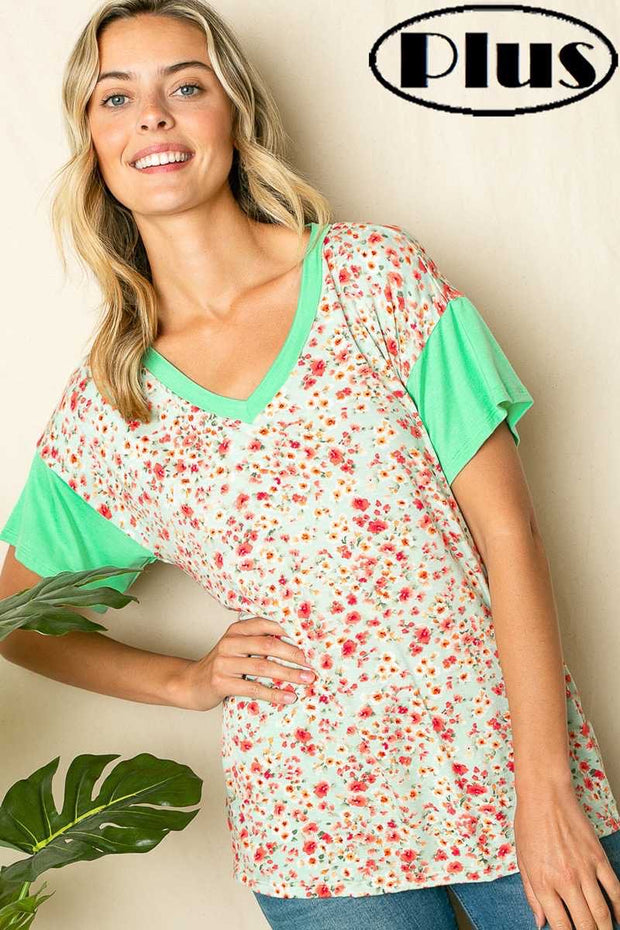 80 CP-P {Finding Myself} Mint Green Floral V-Neck Top PLUS SIZE 1X 2X 3X