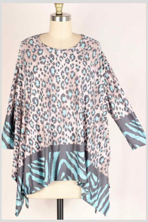 SALE!! 89 PQ-E {Design Dreams} Gray/Mint Animal Print Top PLUS SIZE 1X/2X  2X/3X