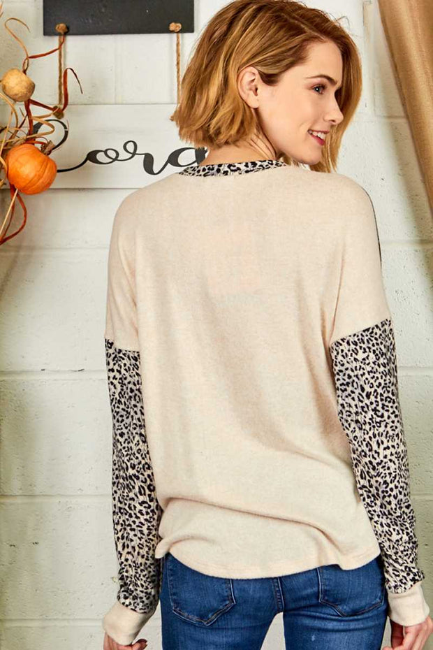 32 CP {Brand New Feeling} Beige/Black Leopard V-Neck Top PLUS SIZE XL 2X 3X