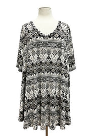 43 PSS {Hidden Treasure} Black/Ivory Tribal Print Top EXTENDED PLUS SIZE 3X 4X 5X