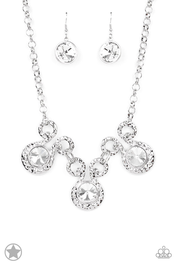 PAPARAZZI (68) {Hypnotized} Necklace & Earrings