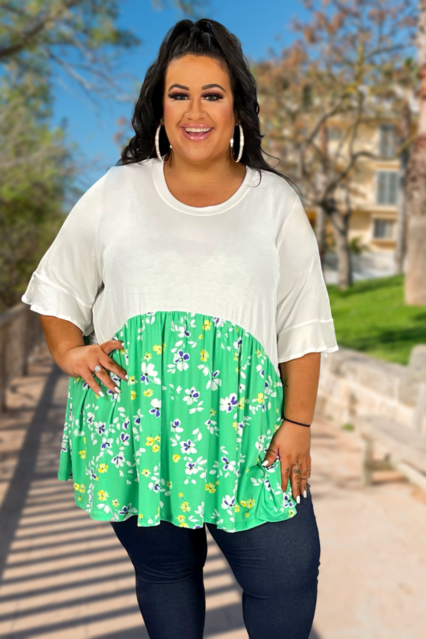 SALE!! 44 CP-B {Floral Medley} Ivory Green  Floral Contrast Top Extended Plus Curvy Brand