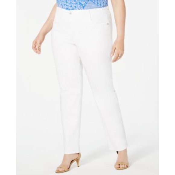 SALE!! BT-P  M-109   {Style & Co} White Slim Leg Jeans Retail $59.00 PLUS SIZE 16W 18W 22W 24W